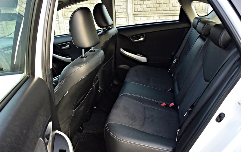 Toyota Prius cena 49000 przebieg: 125999, rok produkcji 2014 z Łódź małe 781